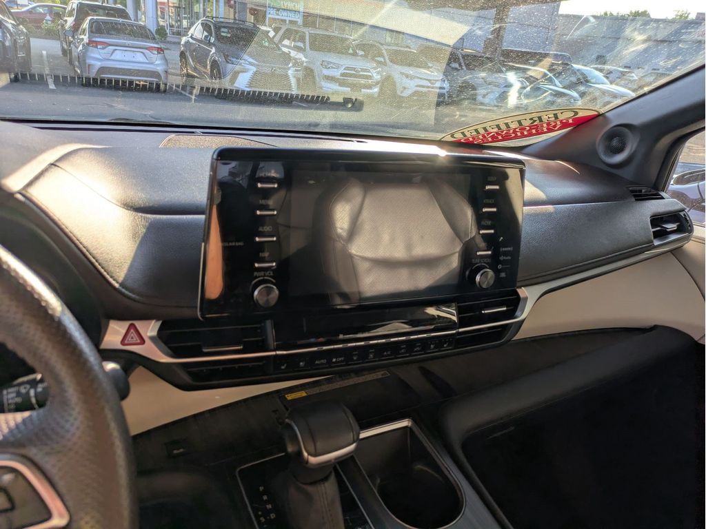 Used 2023 Toyota Sienna Van