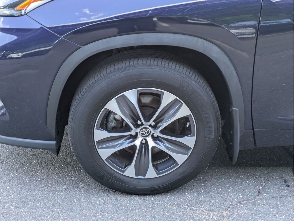 Used 2023 Toyota Highlander SUV
