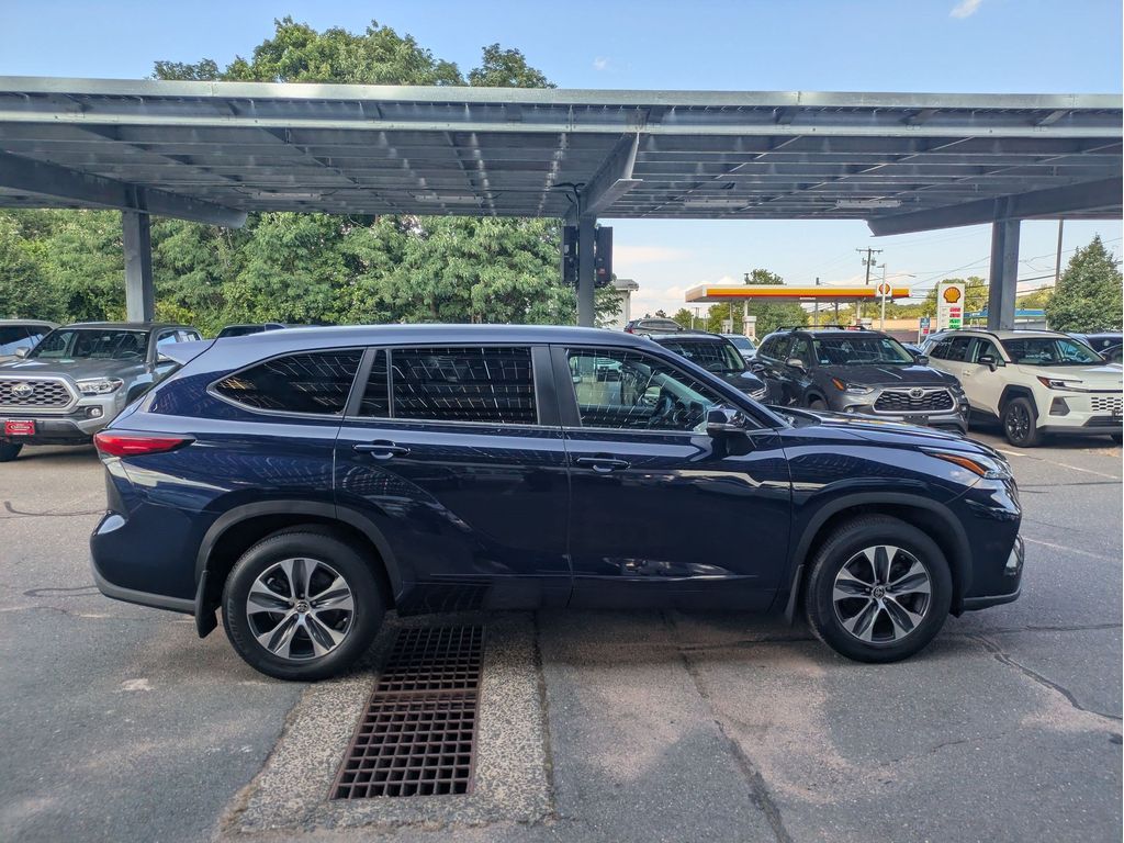 Used 2023 Toyota Highlander SUV