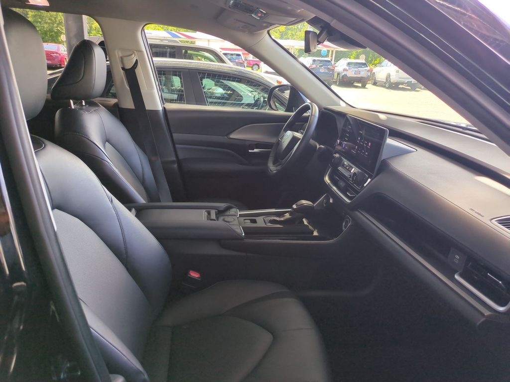 Used 2024 Toyota Grand Highlander SUV