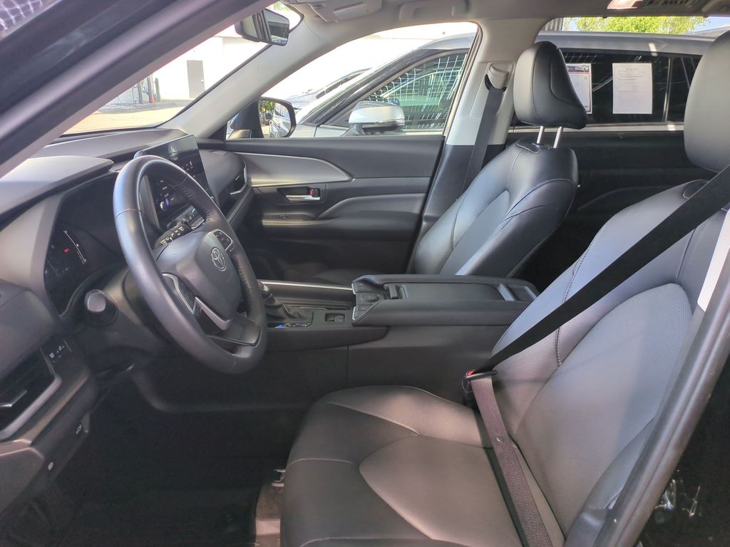 Used 2024 Toyota Grand Highlander SUV