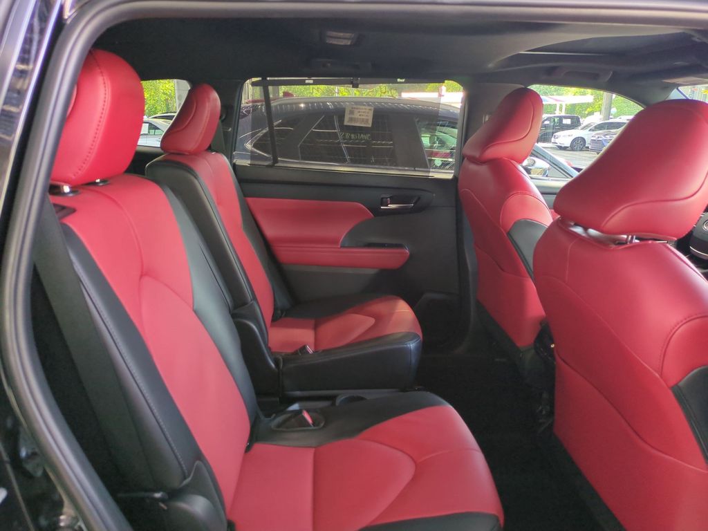 Used 2023 Toyota Highlander SUV