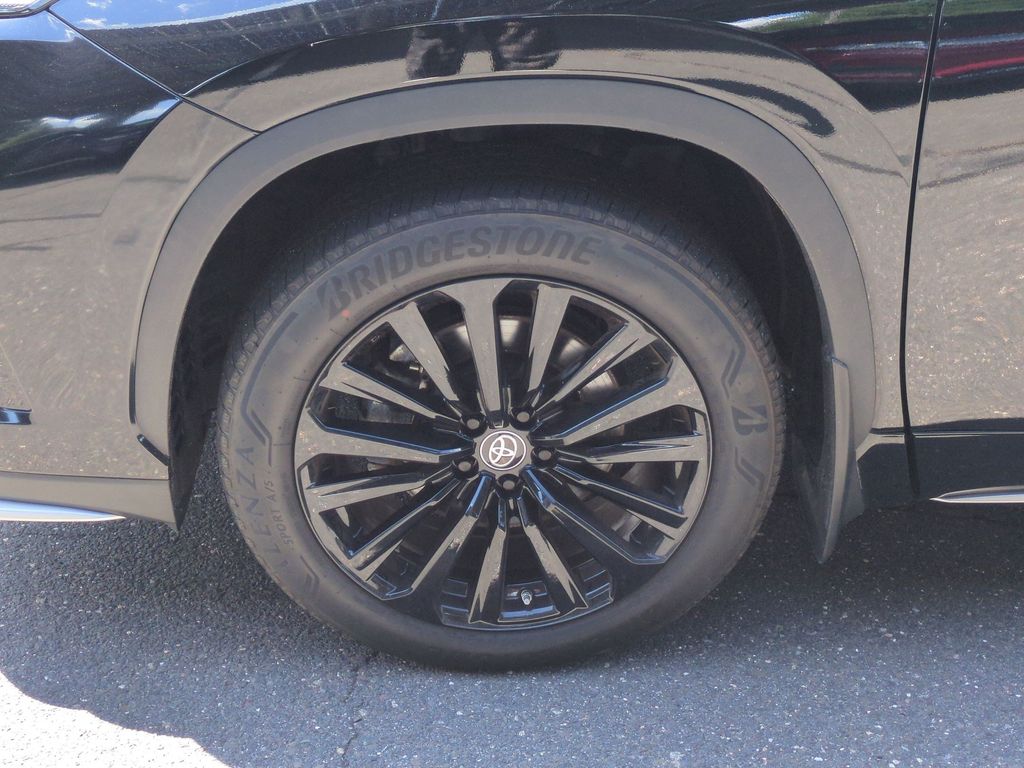 Used 2023 Toyota Highlander SUV