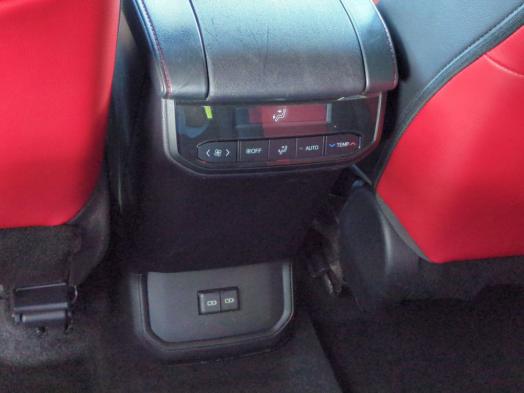 Used 2023 Toyota Highlander SUV