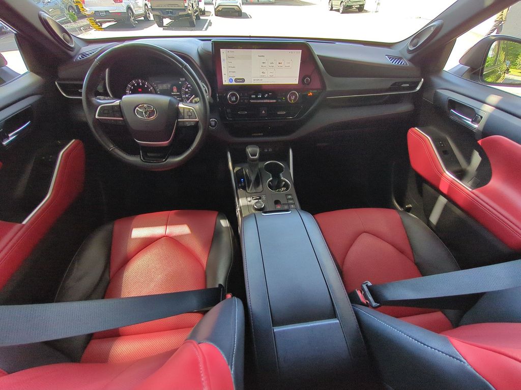 Used 2023 Toyota Highlander SUV