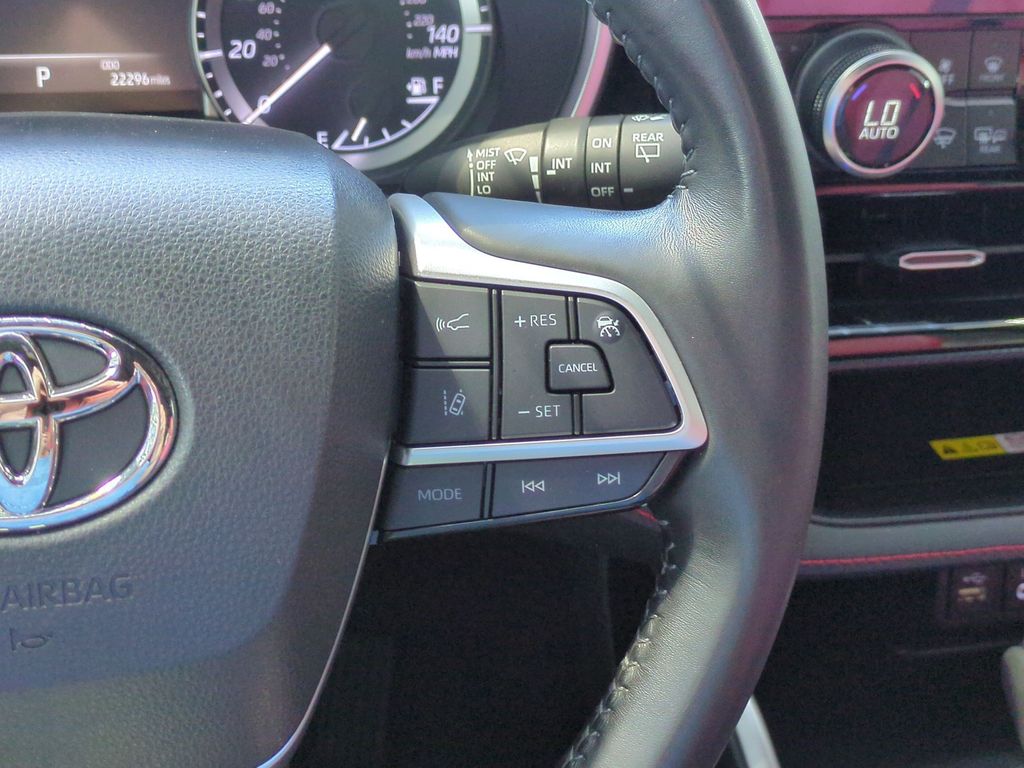Used 2023 Toyota Highlander SUV