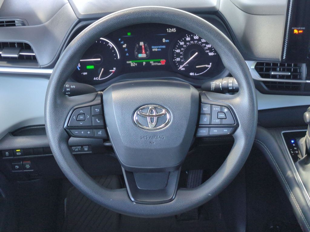 Used 2025 Toyota Sienna Van