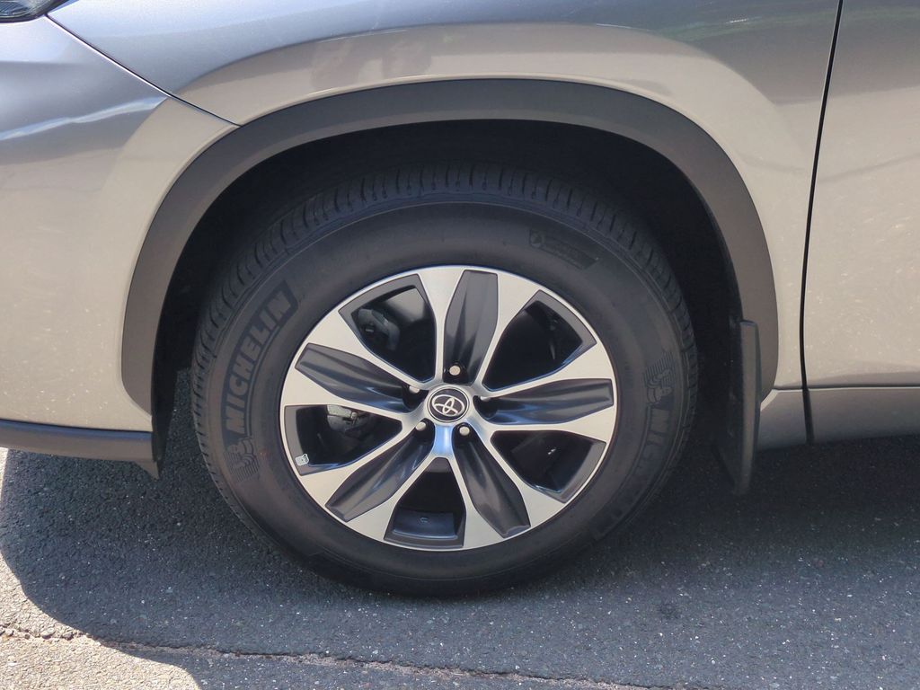 Used 2026 Toyota Highlander SUV