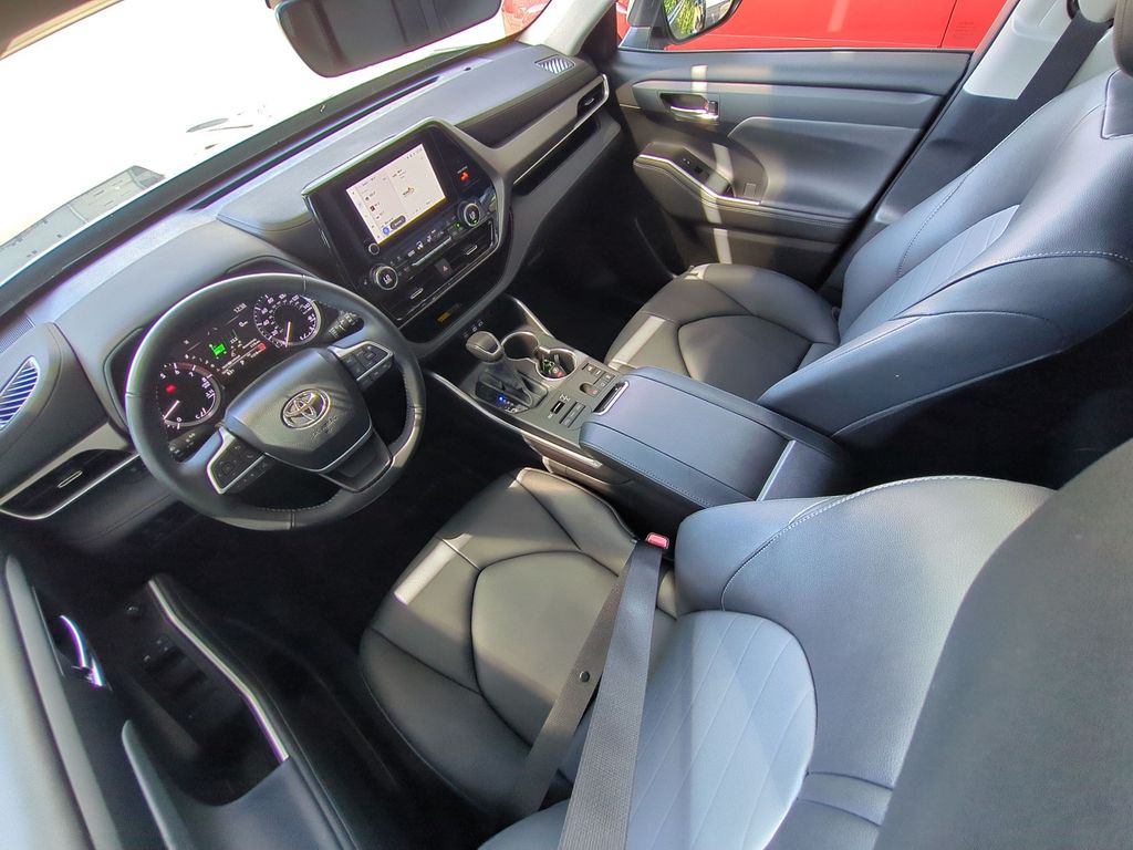 Used 2026 Toyota Highlander SUV