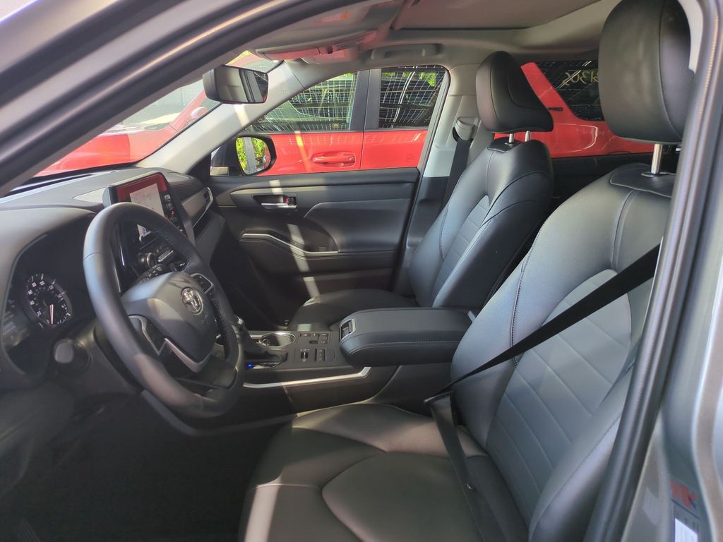 Used 2026 Toyota Highlander SUV