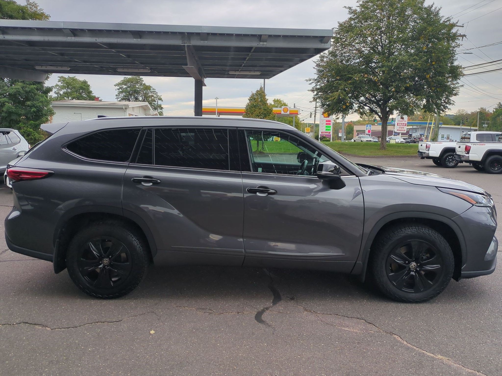 Used 2021 Toyota Highlander SUV