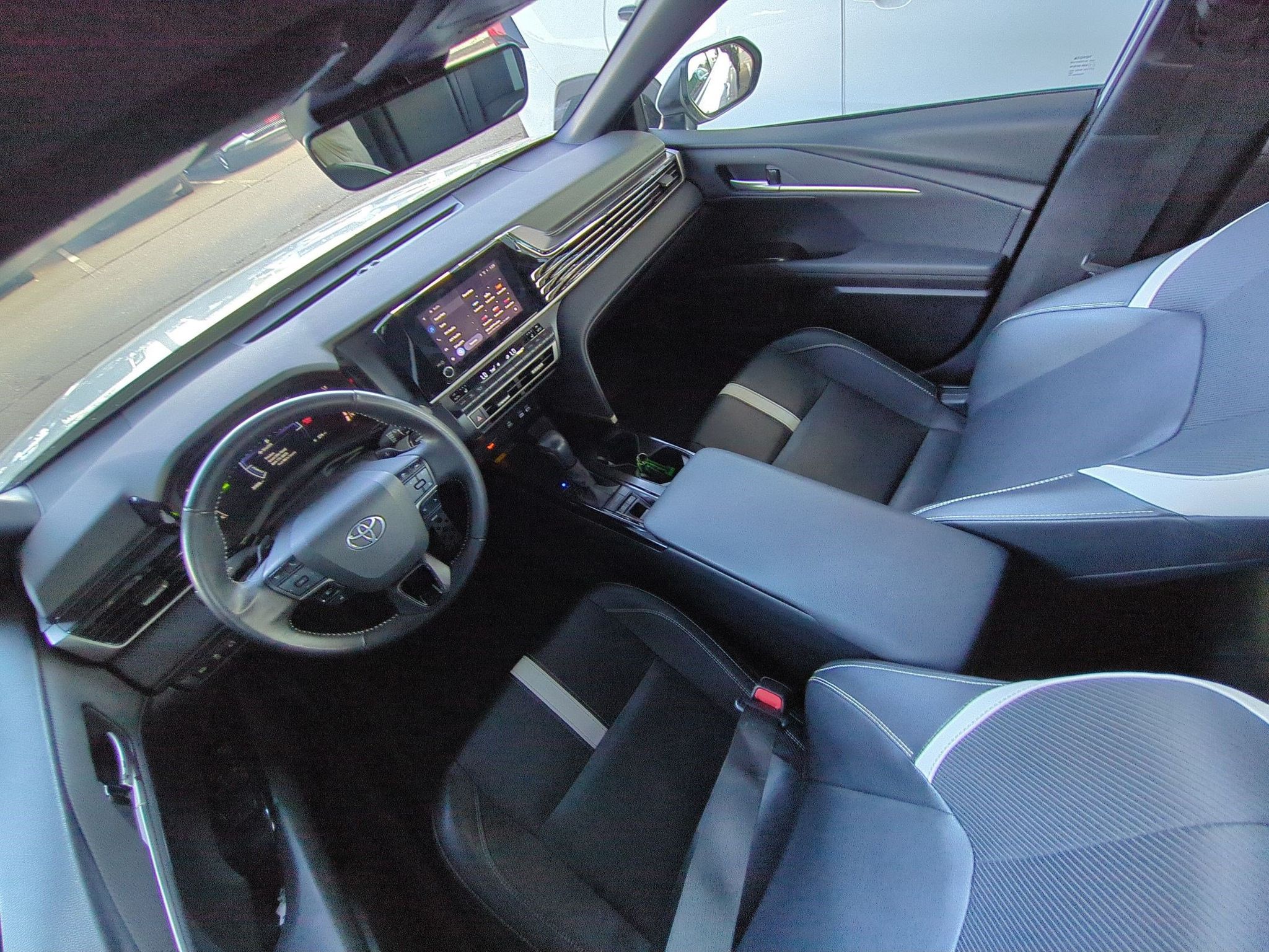 Used 2025 Toyota Camry Hybrid Sedan
