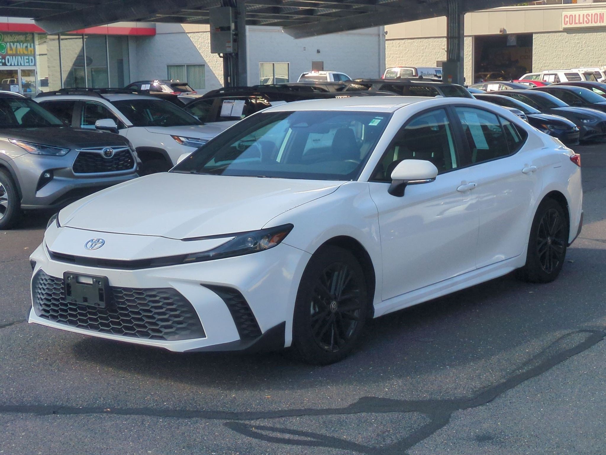 Used 2025 Toyota Camry Hybrid Sedan