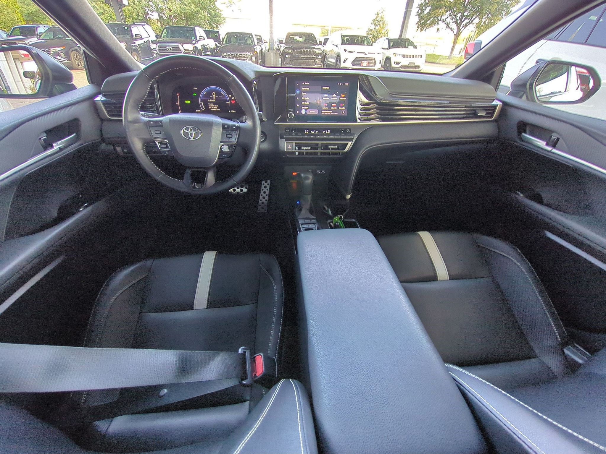 Used 2025 Toyota Camry Hybrid Sedan
