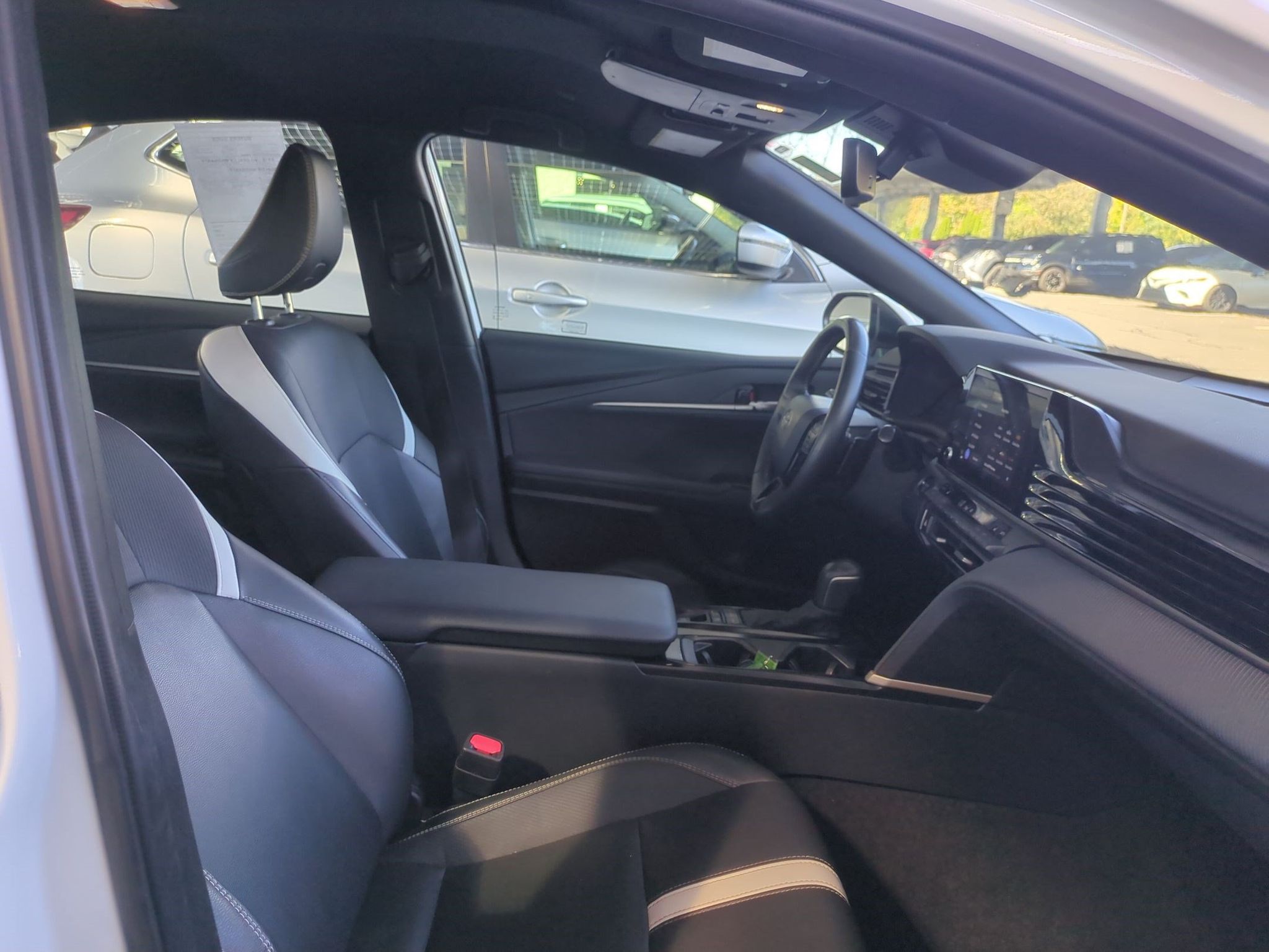 Used 2025 Toyota Camry Hybrid Sedan
