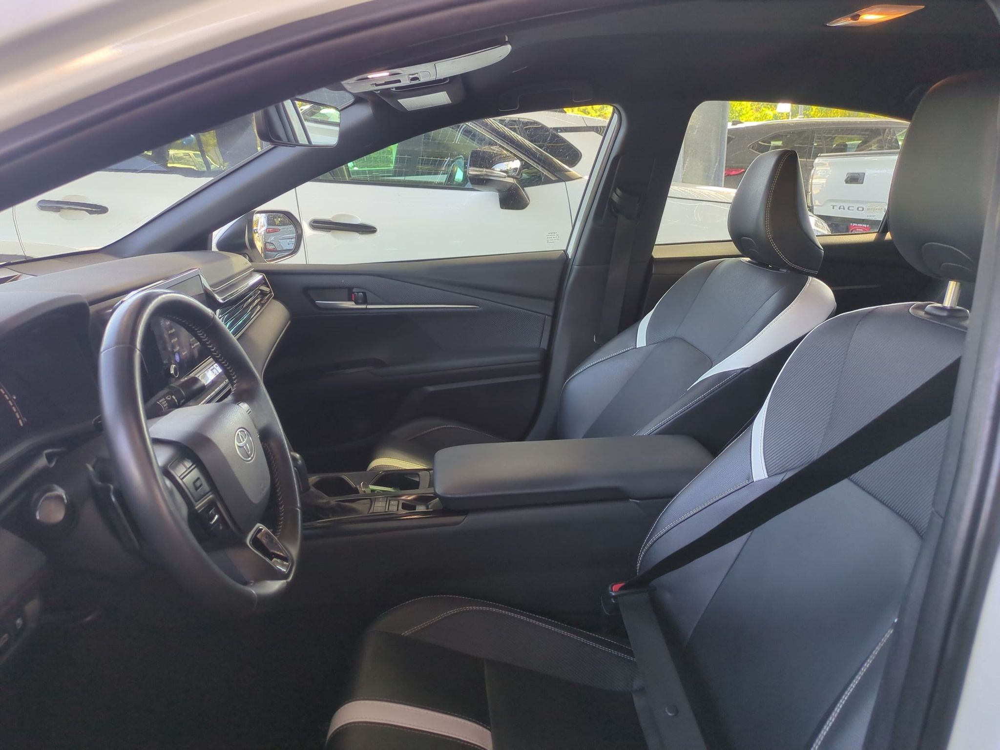 Used 2025 Toyota Camry Hybrid Sedan
