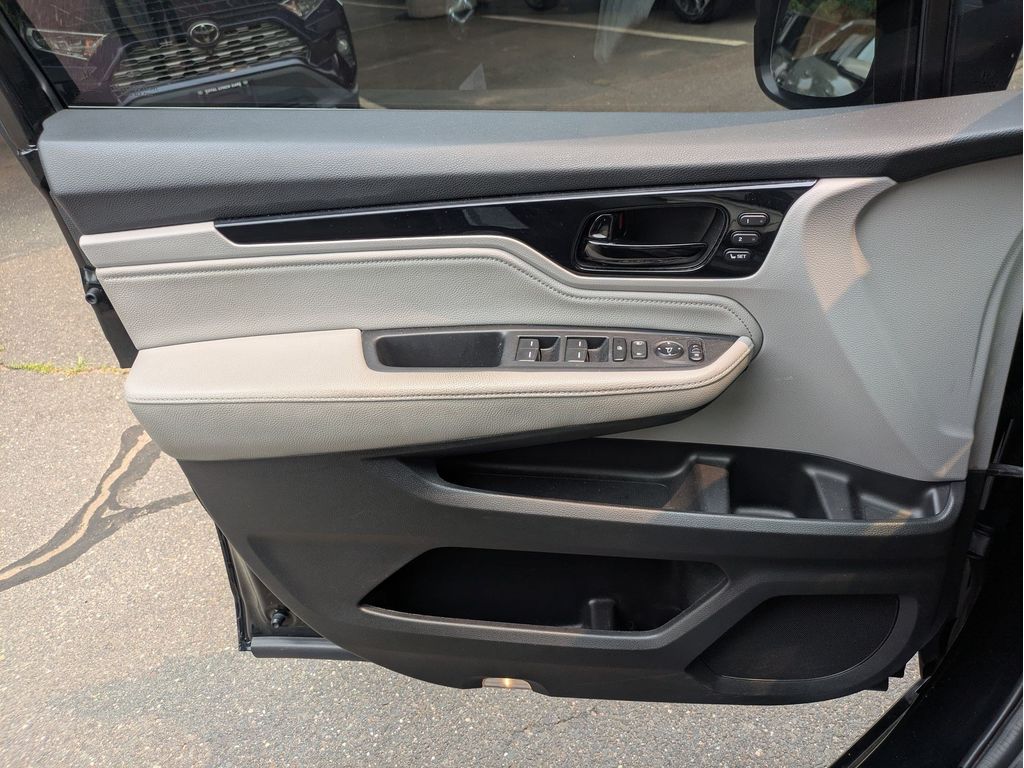 Used 2022 Honda Odyssey Van