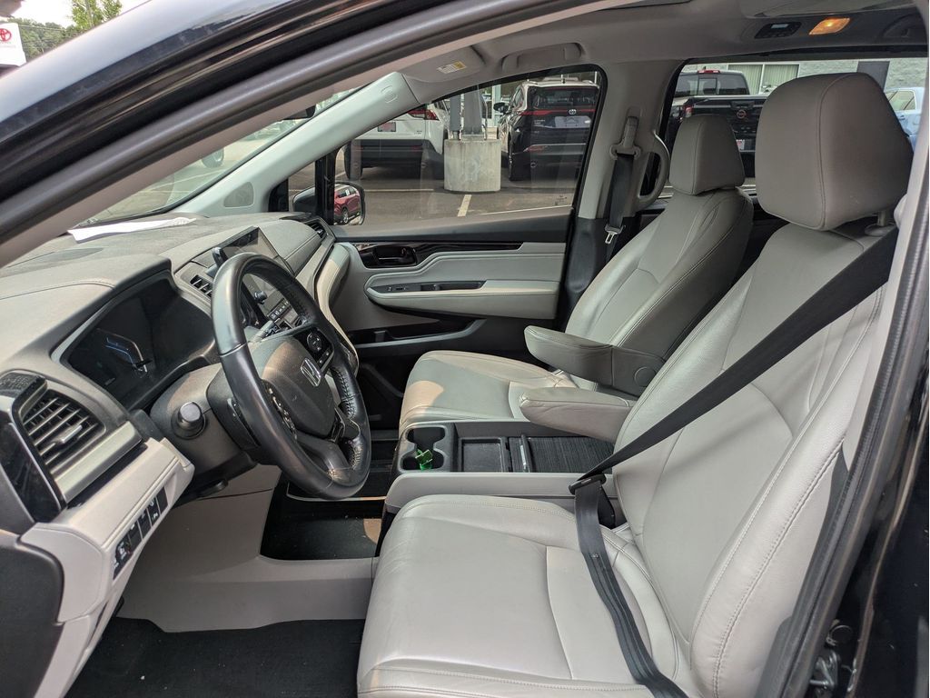 Used 2022 Honda Odyssey Van