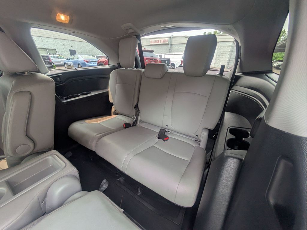 Used 2022 Honda Odyssey Van