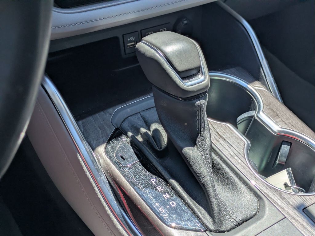 Used 2023 Toyota Highlander Hybrid SUV
