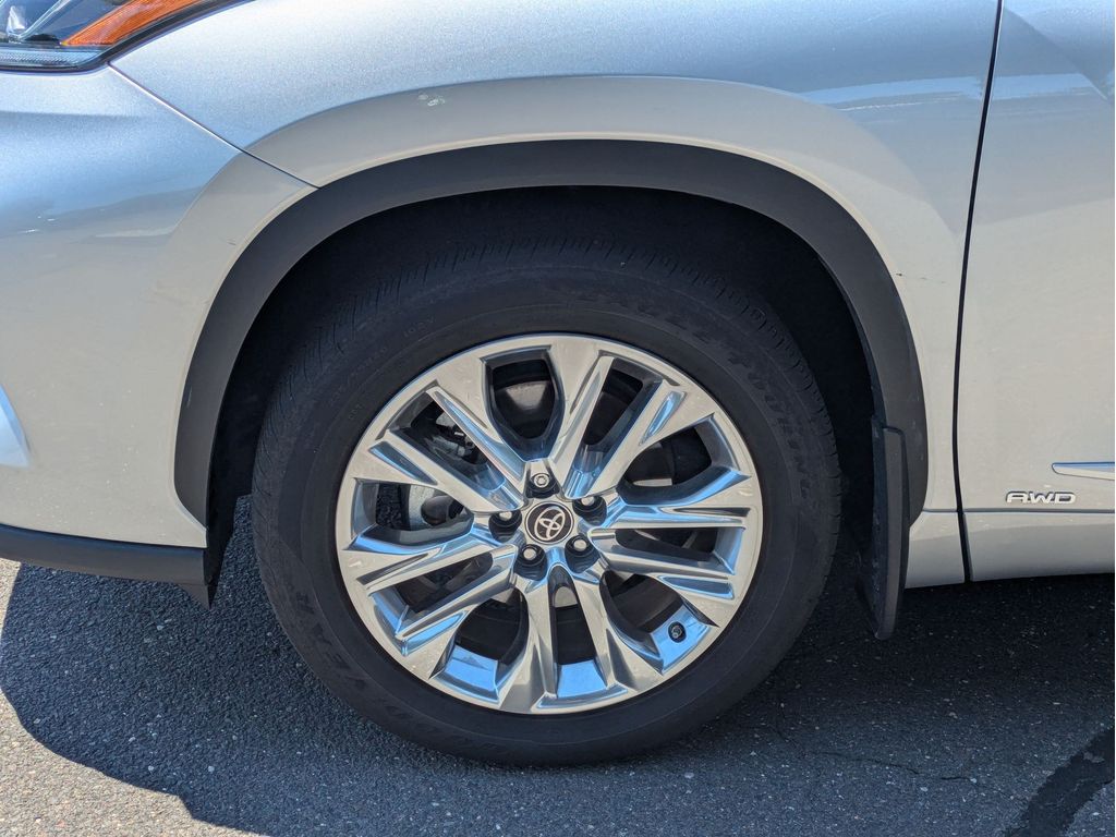 Used 2023 Toyota Highlander Hybrid SUV