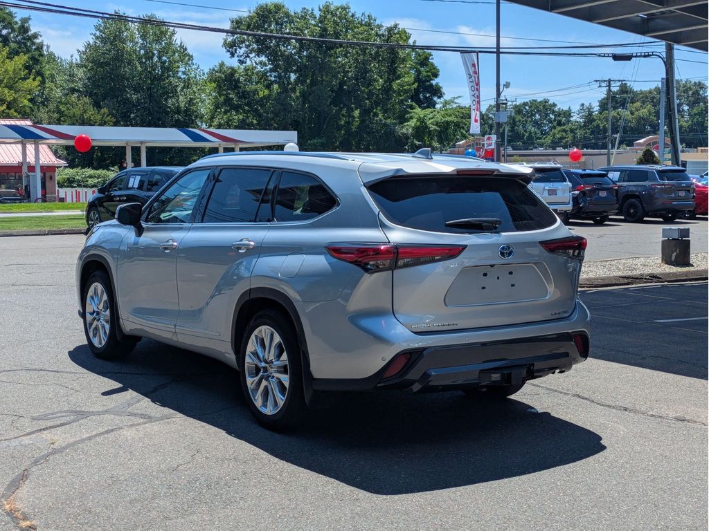 Used 2023 Toyota Highlander Hybrid SUV