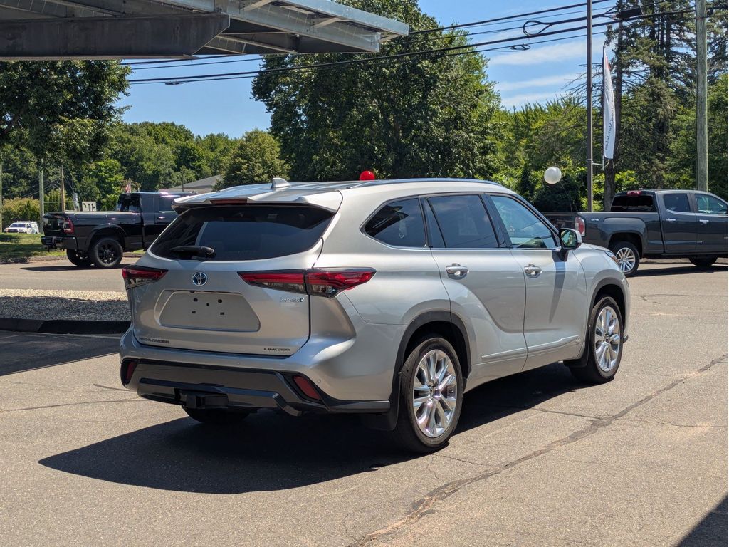 Used 2023 Toyota Highlander Hybrid SUV