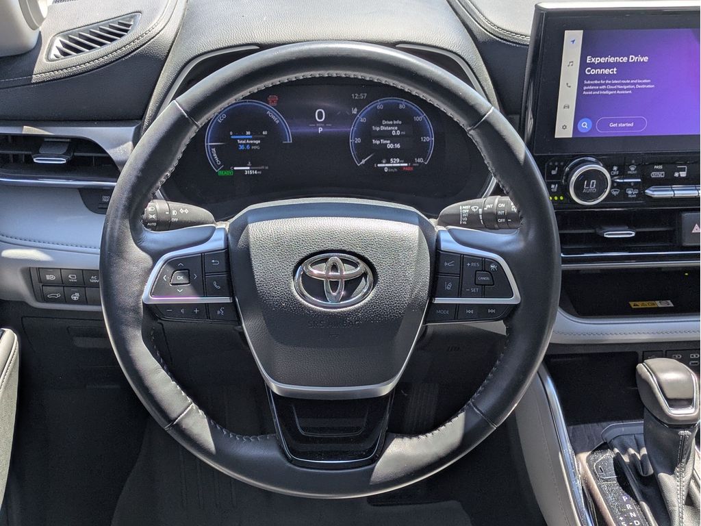 Used 2023 Toyota Highlander Hybrid SUV
