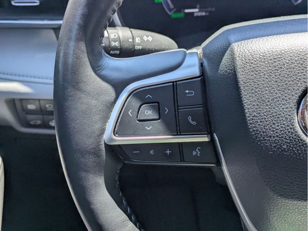 Used 2023 Toyota Highlander Hybrid SUV