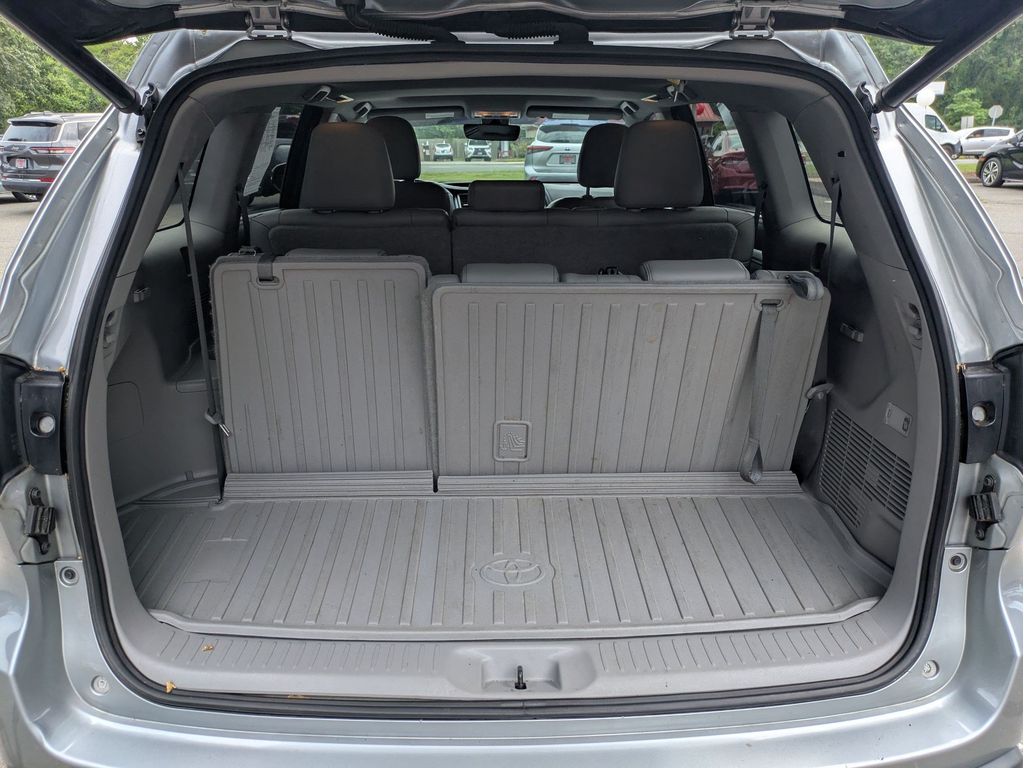 Used 2017 Toyota Highlander SUV