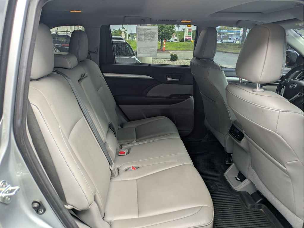 Used 2017 Toyota Highlander SUV