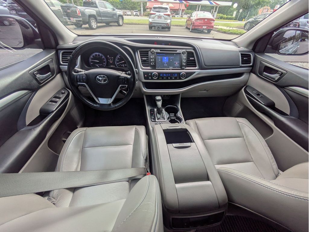 Used 2017 Toyota Highlander SUV