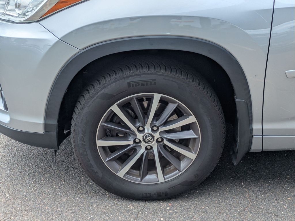 Used 2017 Toyota Highlander SUV