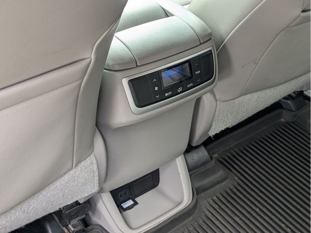 Used 2017 Toyota Highlander SUV