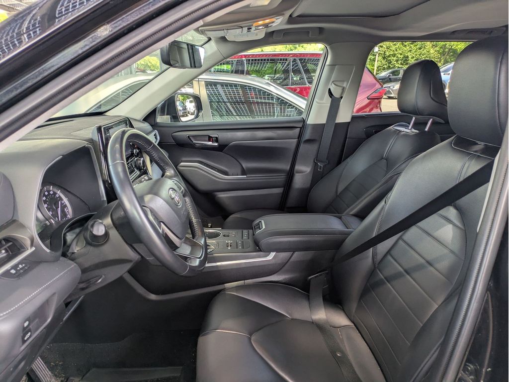 Used 2022 Toyota Highlander SUV