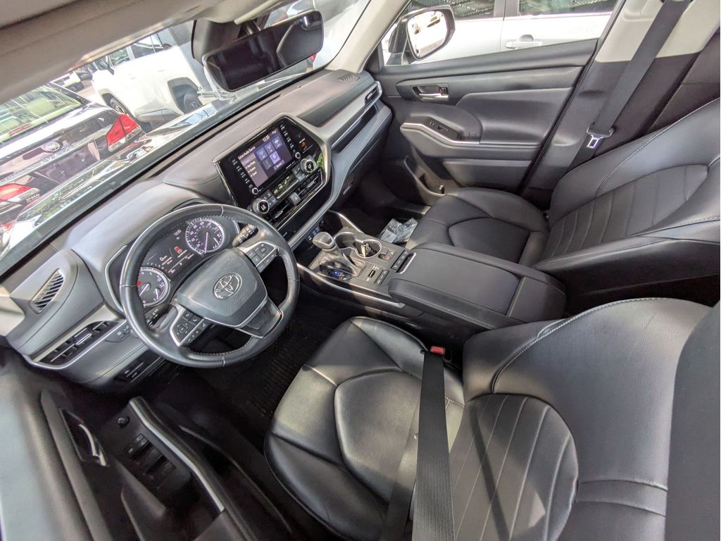 Used 2022 Toyota Highlander SUV
