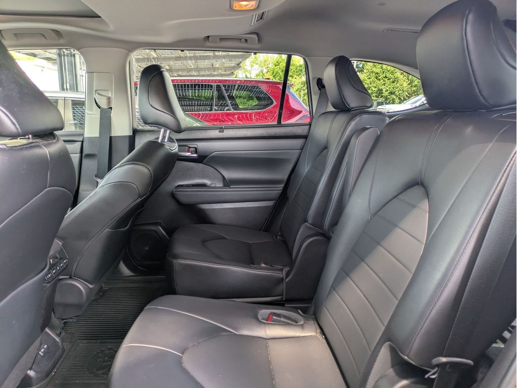Used 2022 Toyota Highlander SUV