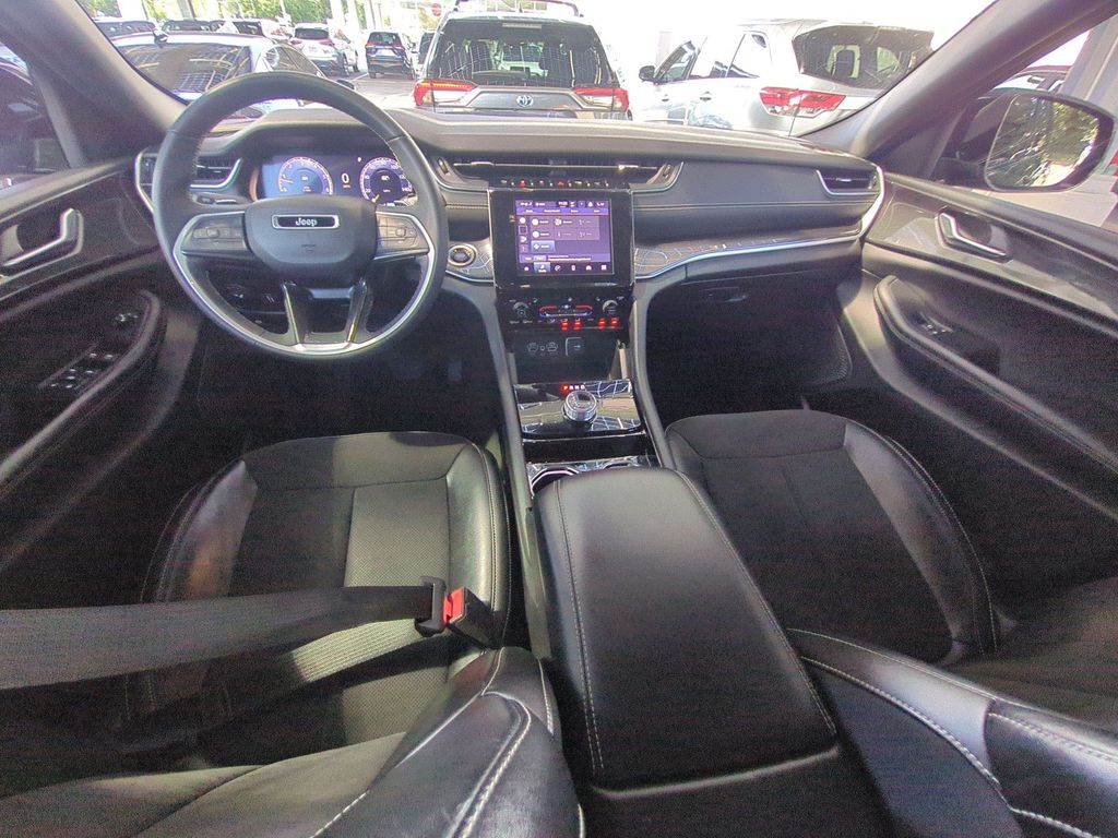 Used 2023 Jeep Grand Cherokee SUV