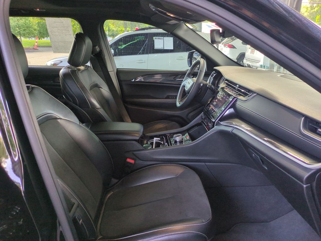 Used 2023 Jeep Grand Cherokee SUV