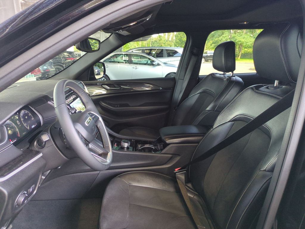 Used 2023 Jeep Grand Cherokee SUV