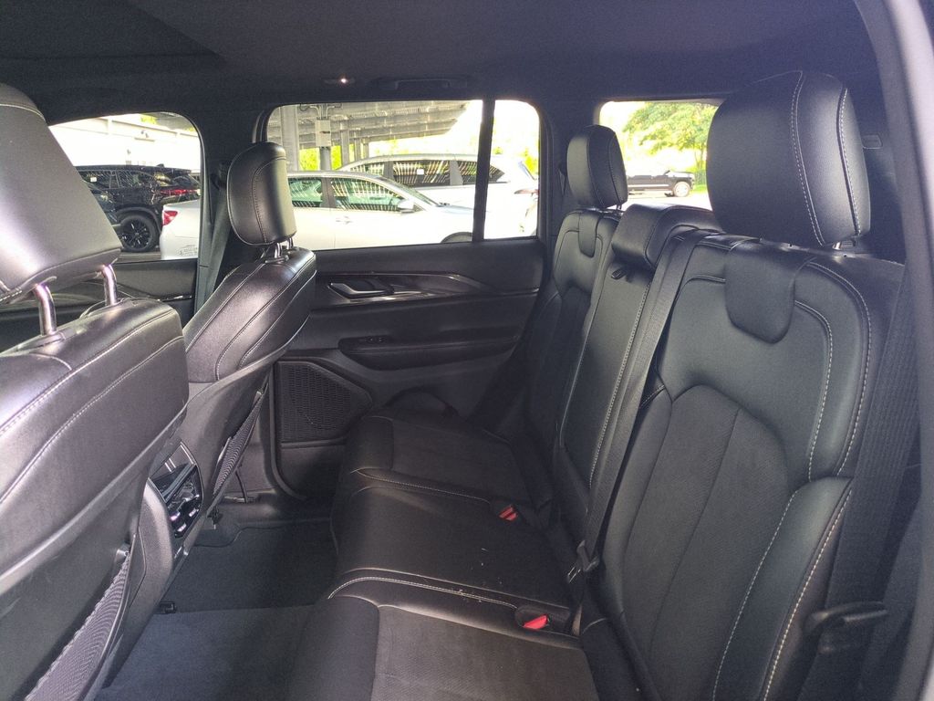 Used 2023 Jeep Grand Cherokee SUV