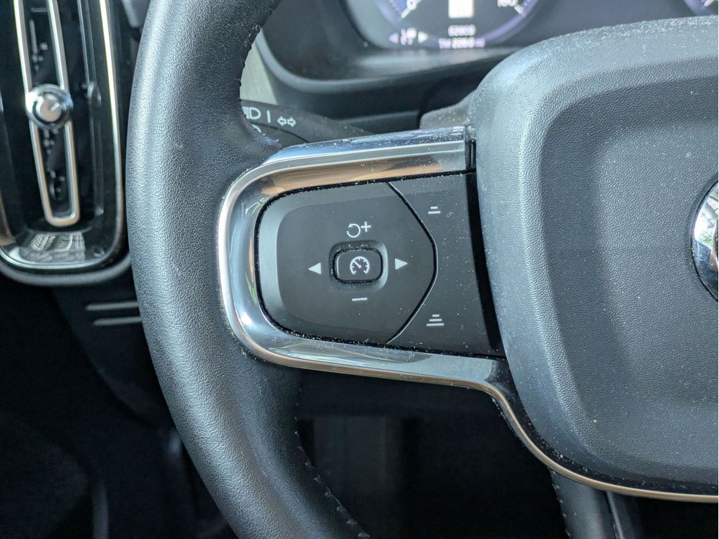 Used 2020 Volvo XC40 T5 SUV