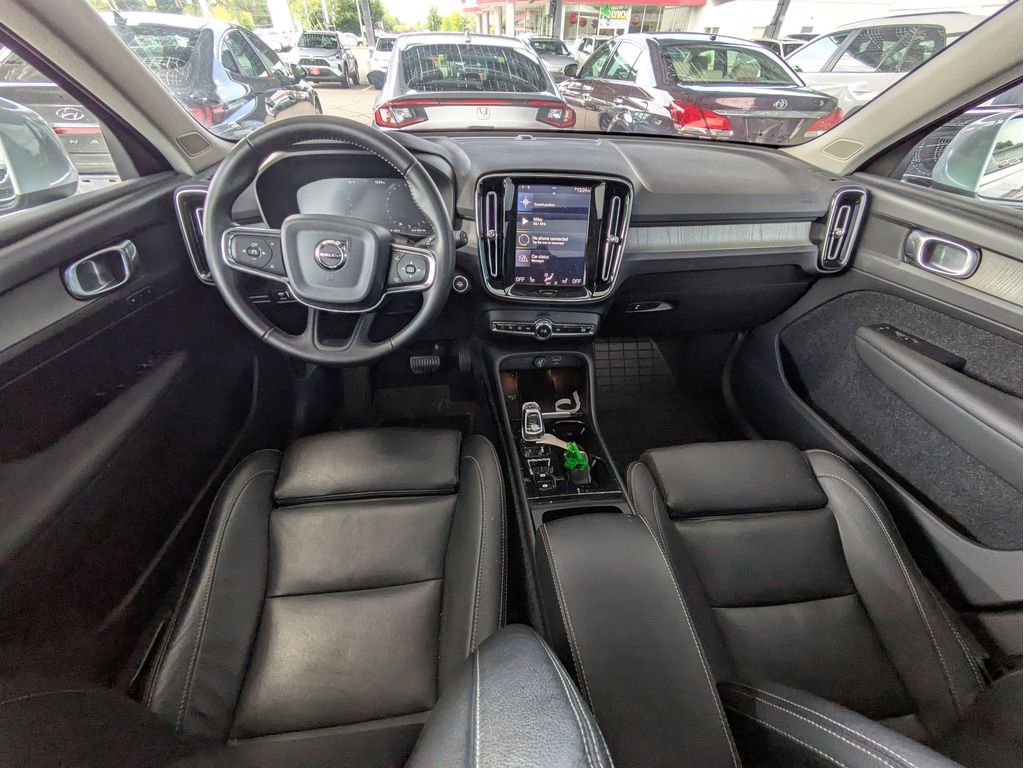 Used 2020 Volvo XC40 T5 SUV