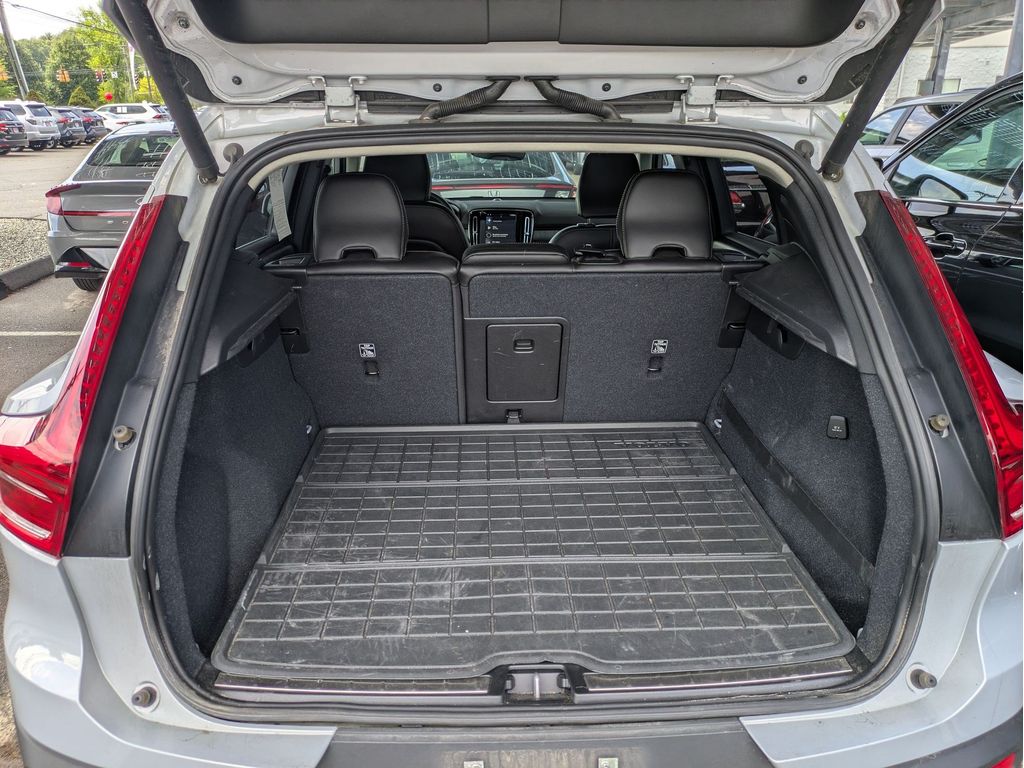 Used 2020 Volvo XC40 T5 SUV