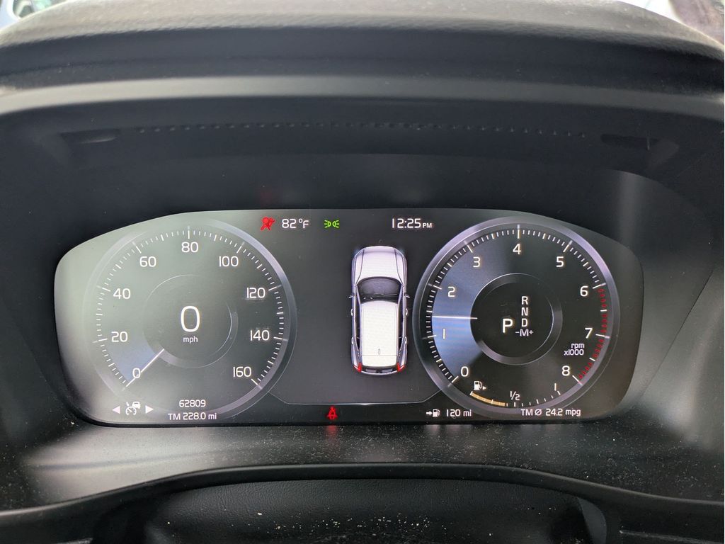 Used 2020 Volvo XC40 T5 SUV