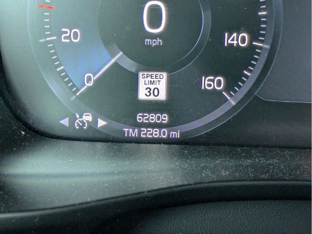 Used 2020 Volvo XC40 T5 SUV