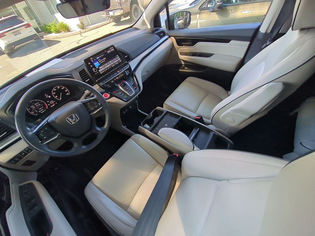Used 2025 Honda Odyssey Van