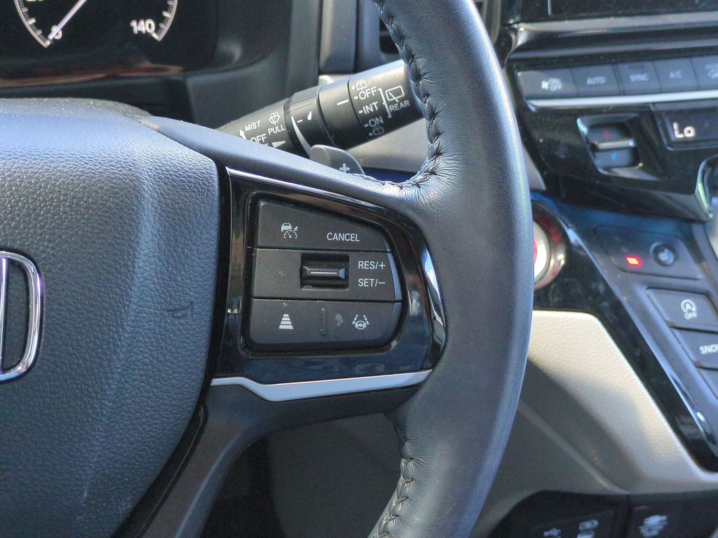 Used 2025 Honda Odyssey Van