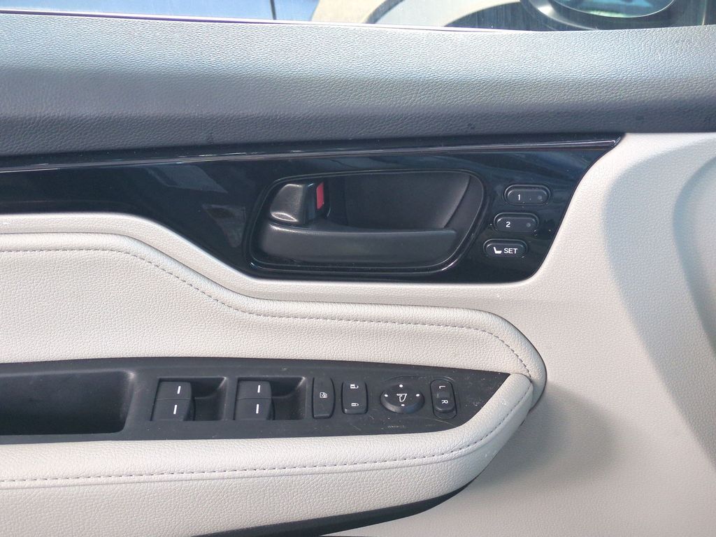 Used 2025 Honda Odyssey Van