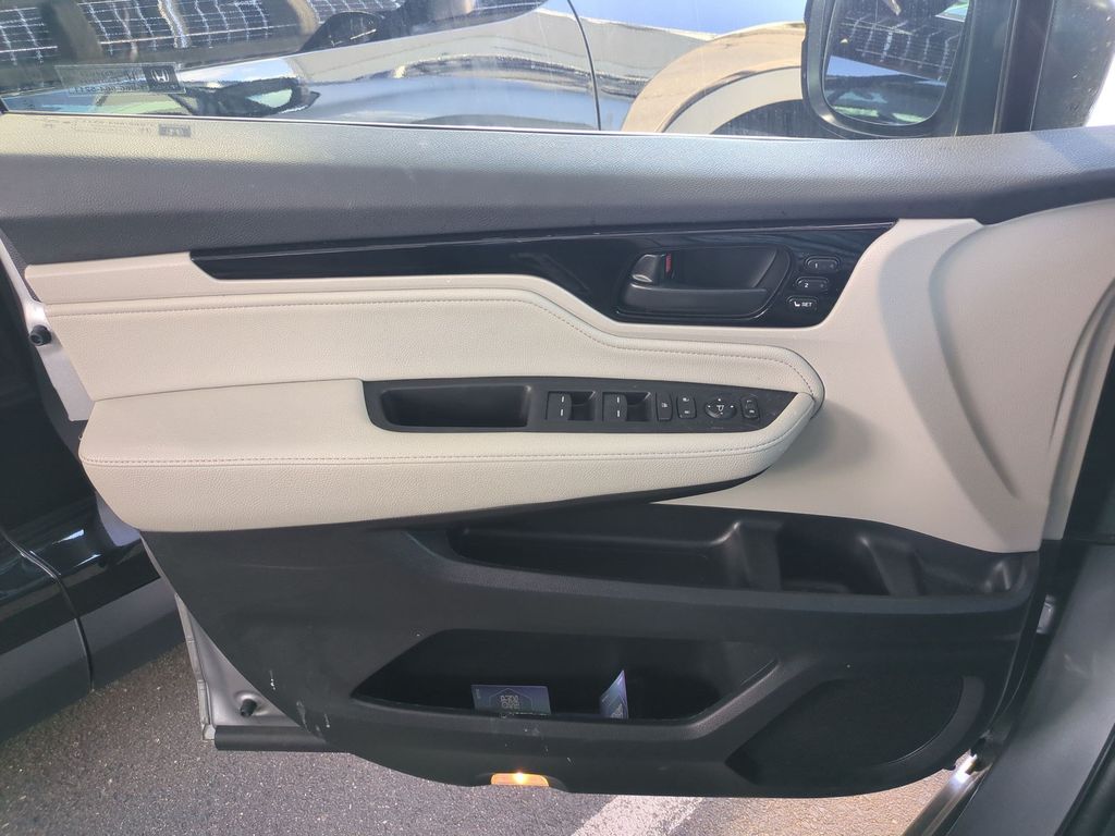 Used 2025 Honda Odyssey Van